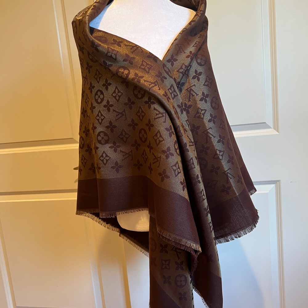 Louis Vuitton silk shine Monogram shawl / scarf